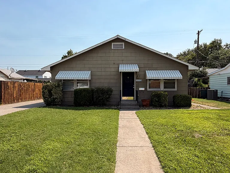 1210 Potter Ave — Photo 1