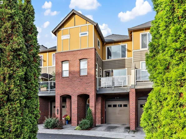 855 N Harbour Dr, Portland, OR 97217