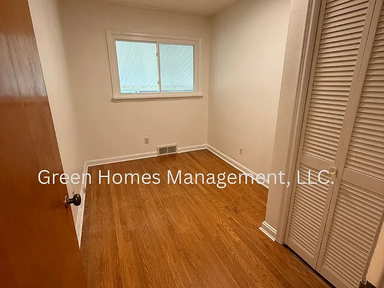 895 Harrison St — Photo 11