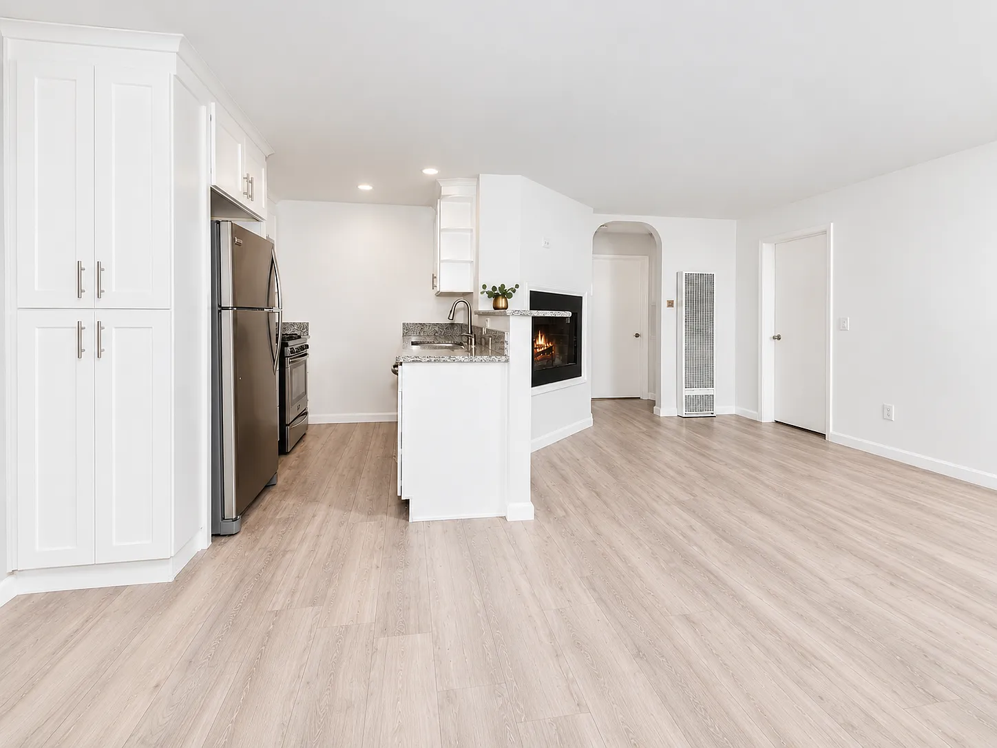 1 bed, 551 sqft, $2,400 — Photo 2