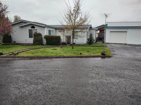 238 W 9th St, Lafayette, OR 97127