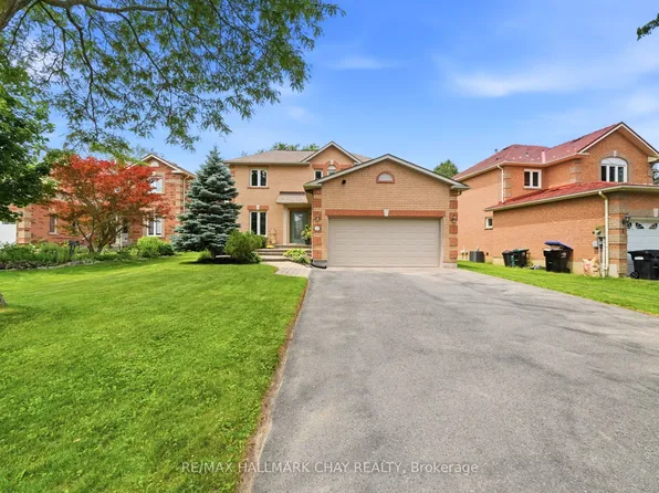 4 Daniele Ave S, New Tecumseth, ON L0G 1A0