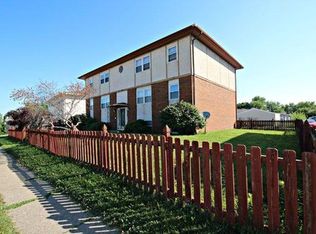 720 W 63rd St APT 6, Davenport, IA 52806