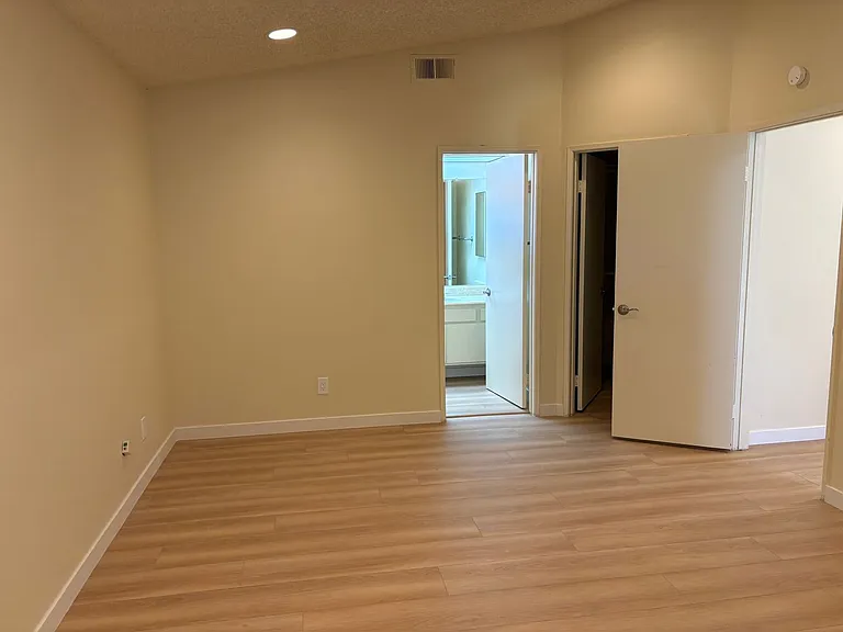6865 Valley Circle Blvd #8 — Photo 22