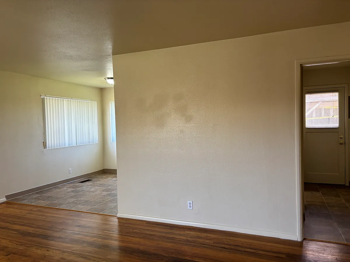 Building Photo - 220 Winther Blvd #220