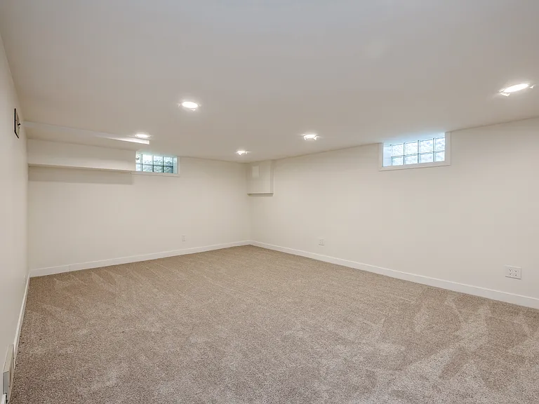 4701 Lawn Ave — Photo 14