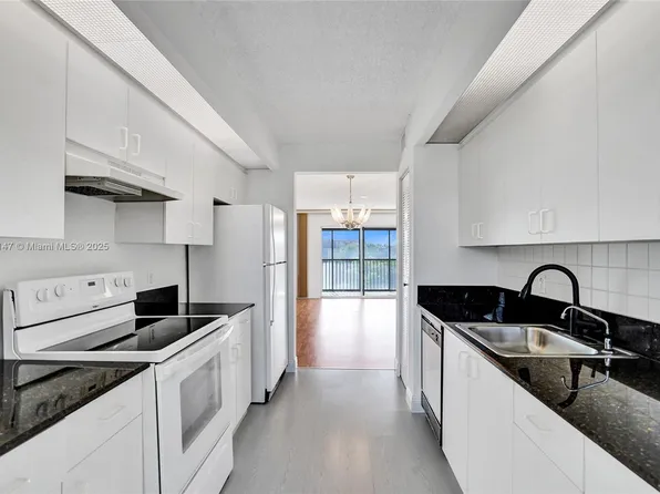 12750 SW 15th St APT 411D, Pembroke Pines, FL 33027