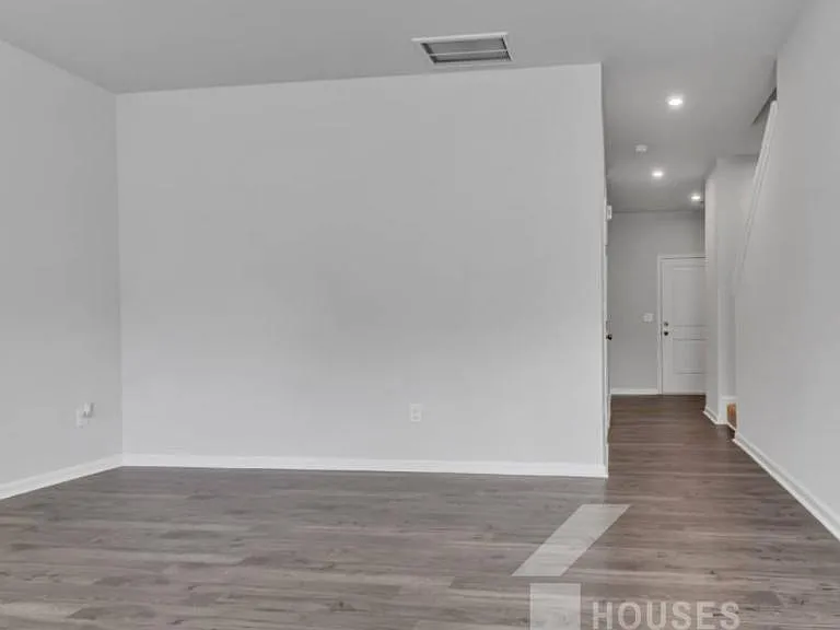 314 Abingdon Way — Photo 10