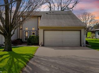 1204 S 12th St APT 5, Marshalltown, IA 50158