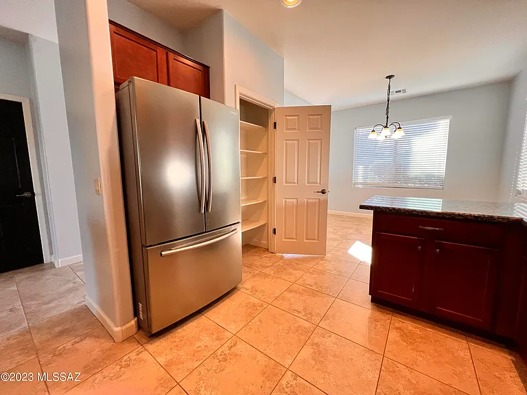 9859 N Crook Ln — Photo 8