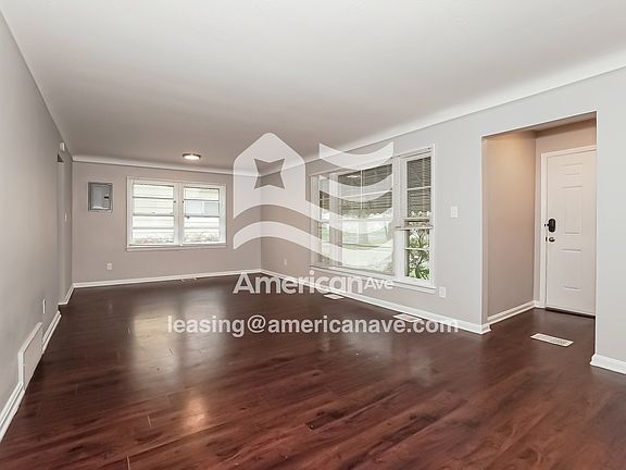 1274918_003_wm_-_living_room_13029983.jpg