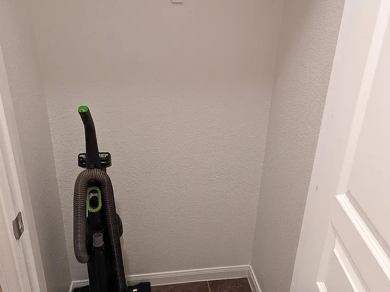 5715 Drury Ln — Photo 17