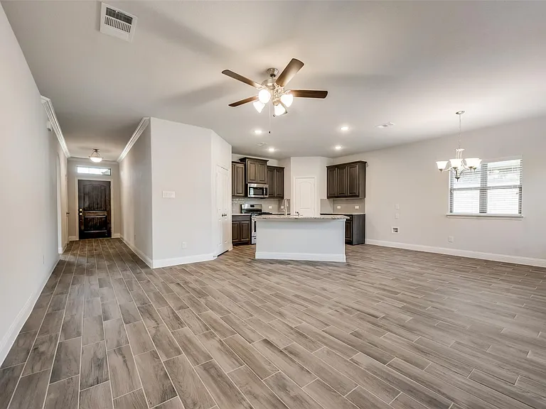 4008 Gray Wolf Dr — Photo 3