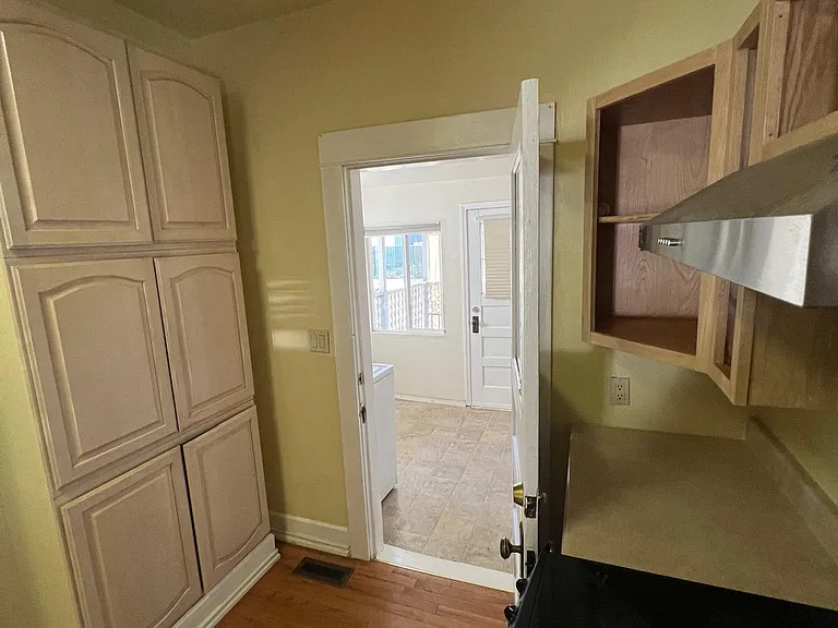 705 S 13th Ave — Photo 16