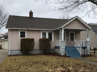 309 Woodside Ln, Bay City, MI 48708