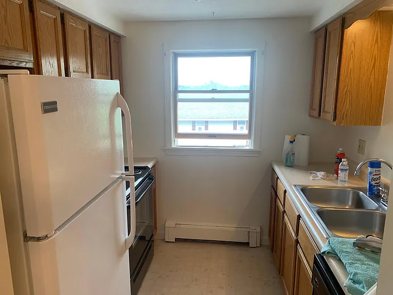 828 State St #9 — Photo 2