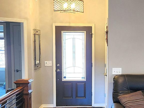 3rd image of 9249 Fairbanks Ct