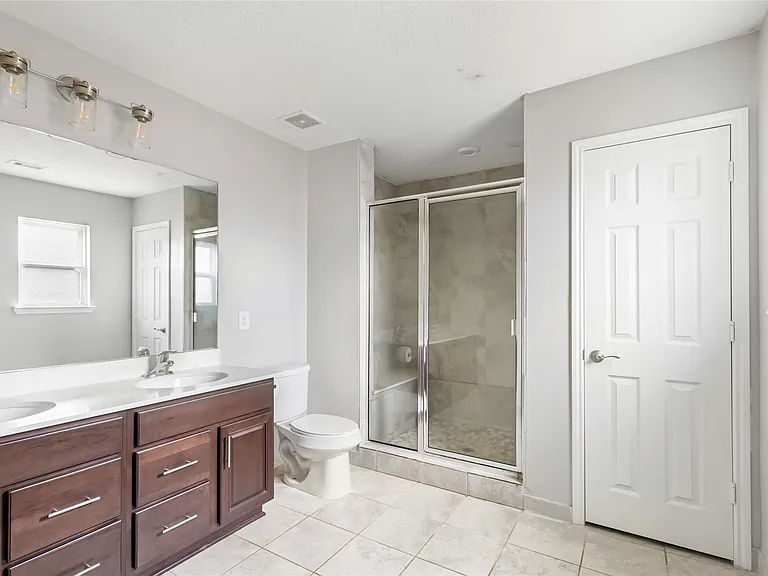 20805 Langworth Pl — Photo 32