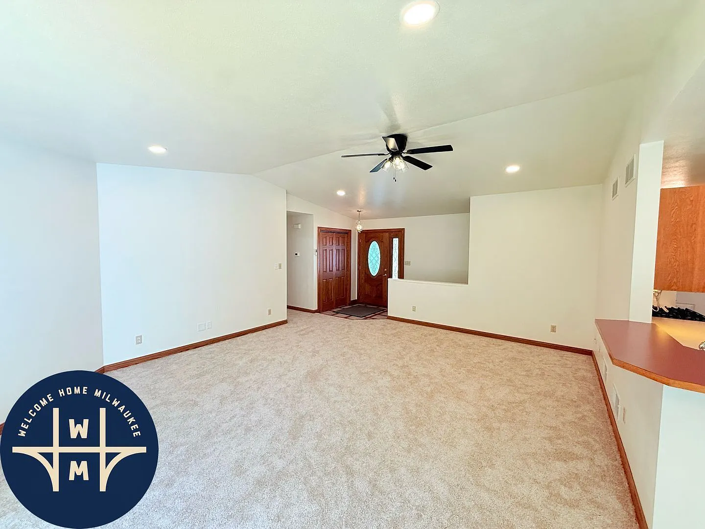 3 bed, 2.0 bath, 1582 sqft, $2,598 — Photo 3