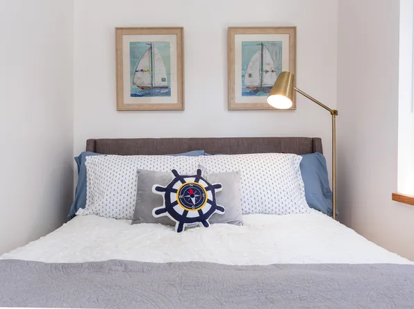 8293 Beachway Dr, Blaine, WA 98230