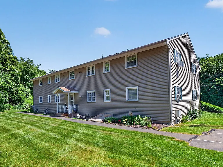 1789 Foxon Rd #7D — Photo 18