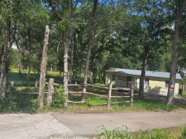 8607 Burleson Manor Rd — Photo 11