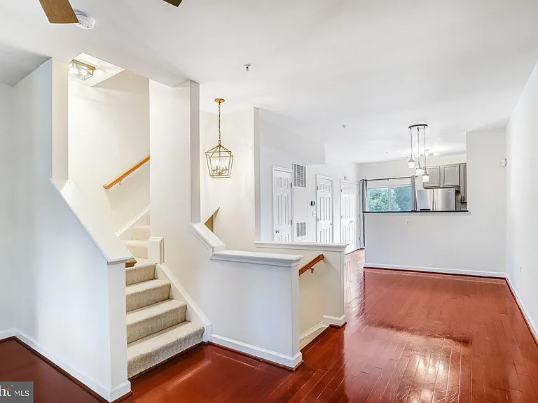 42526 Mayflower Ter — Photo 21