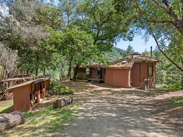 6000 Robinson Creek Road, Ukiah, CA 95482