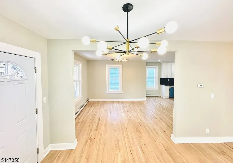 4 bed, 2.5 bath, $4,200 — Photo 4