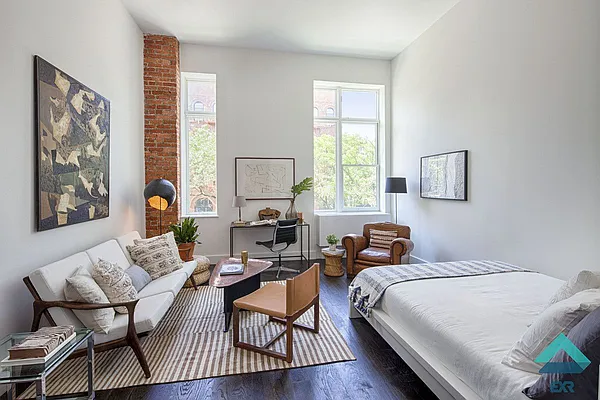 Rented by EXR | media 22