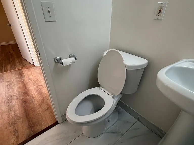15843 Sierra Vista Ct — Photo 16