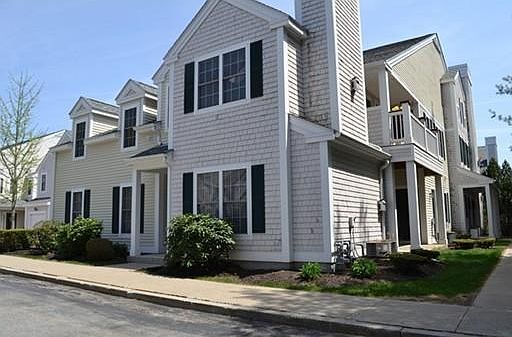 3rd image of 52 Village Dr