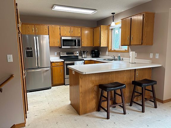 4th image of 308 Quince St SW