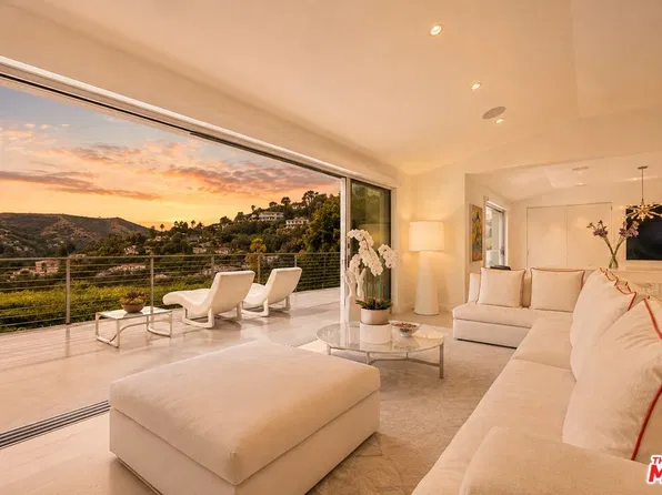 9422 Readcrest Dr, Beverly Hills, CA 90210