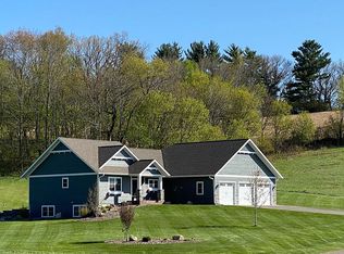 1150 Valley Estates Rd, Mondovi, WI 54755