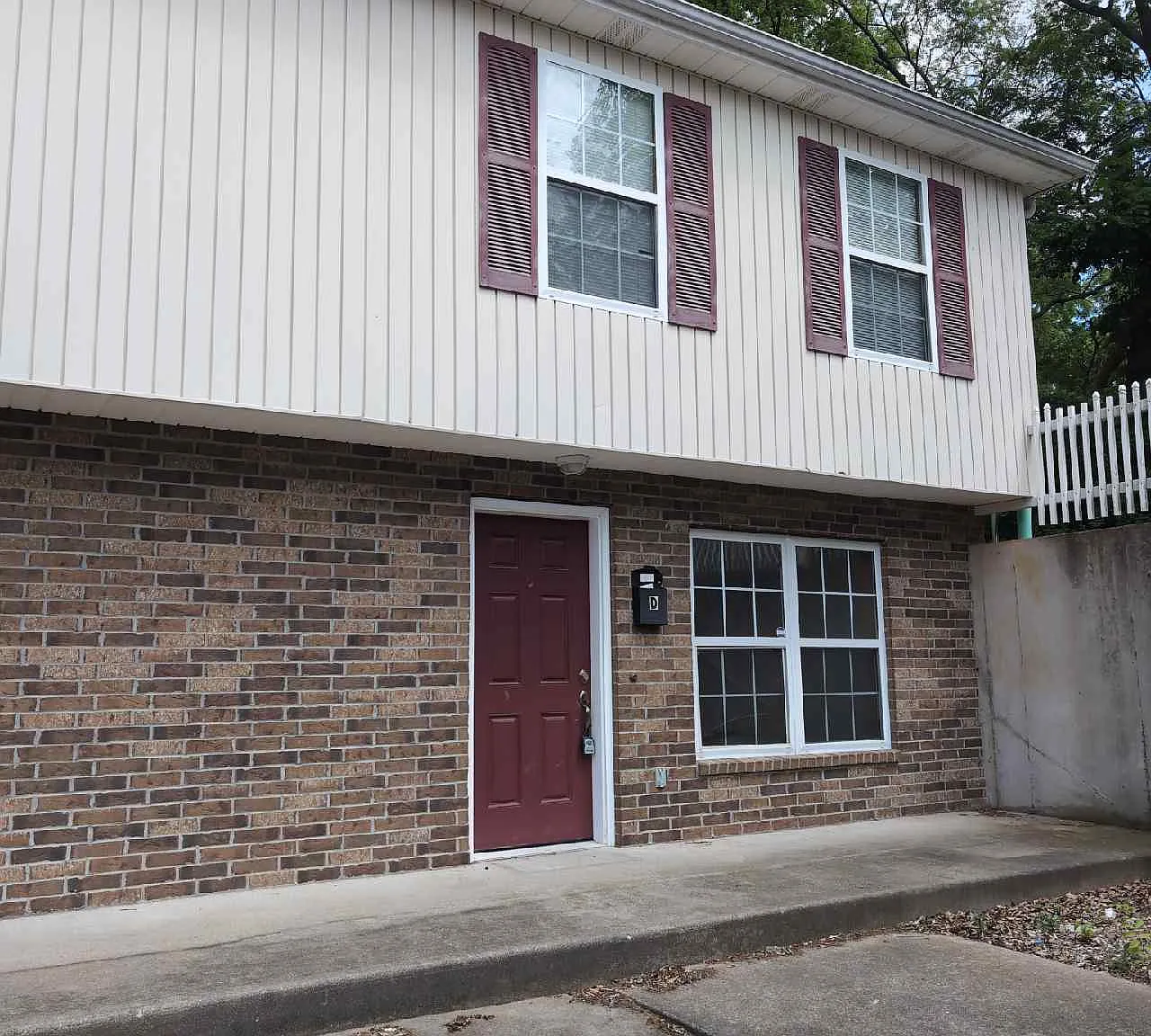 408 Ming St - D — Photo 2