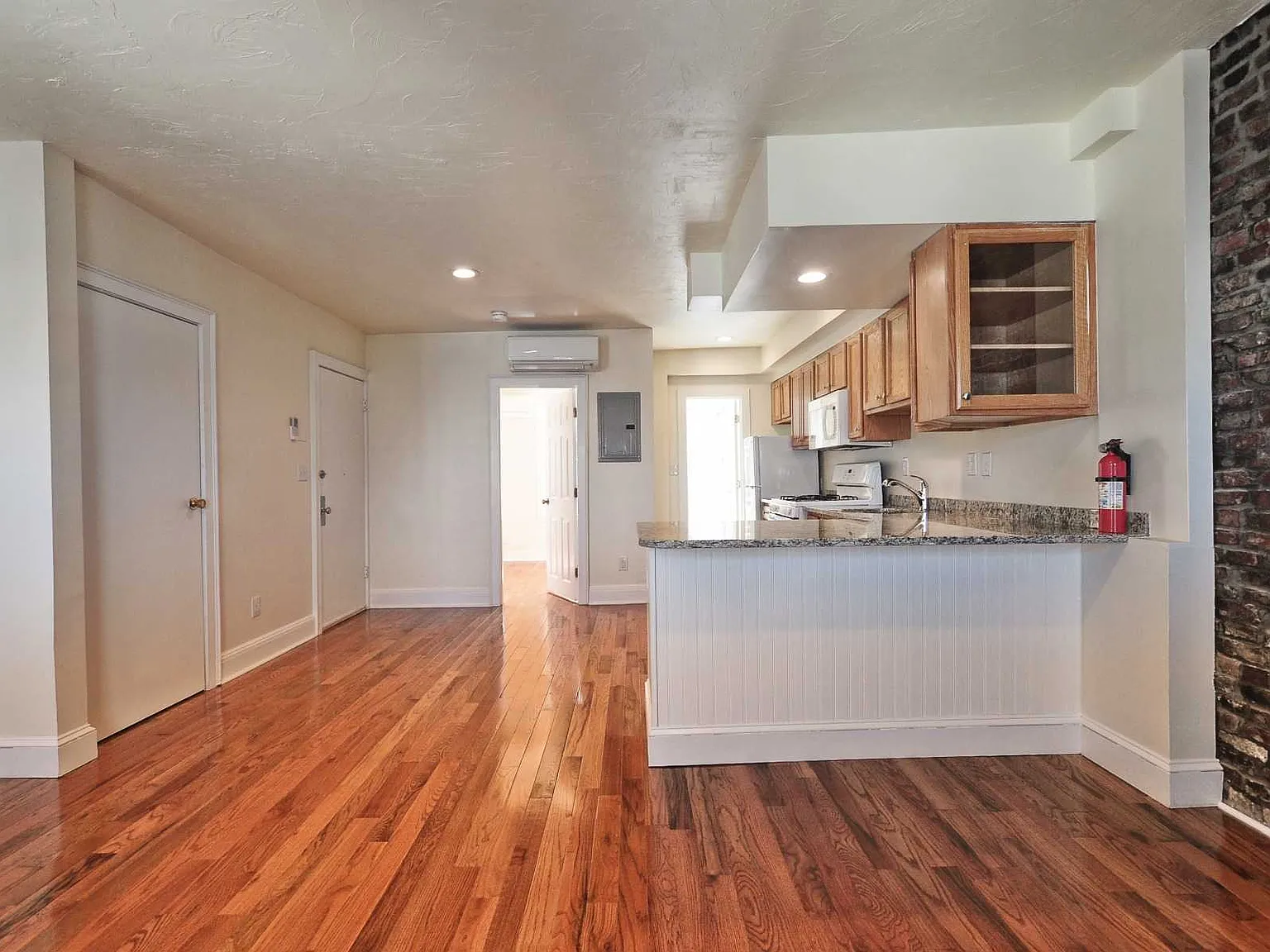 1 bed, $2,800 — Photo 2