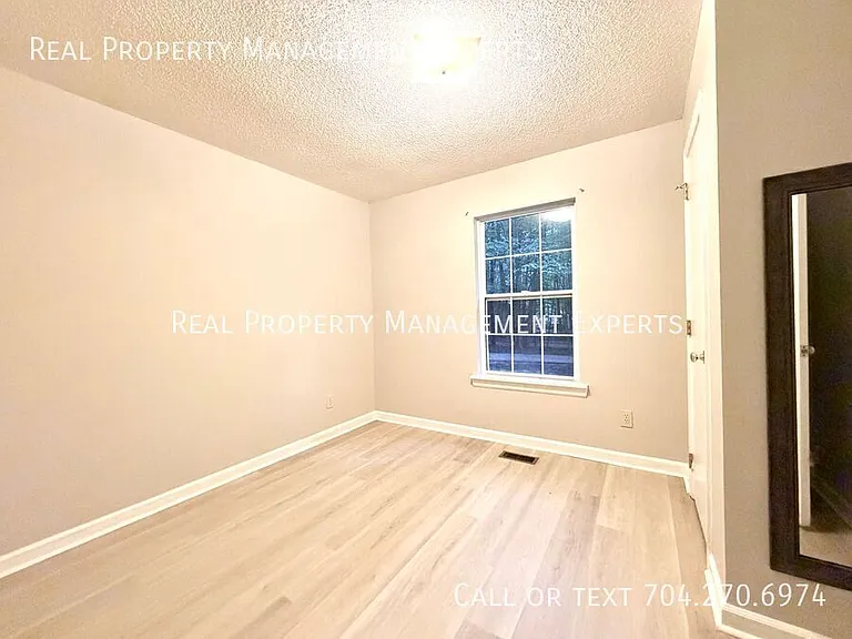 174 Overcreek Rd — Photo 12