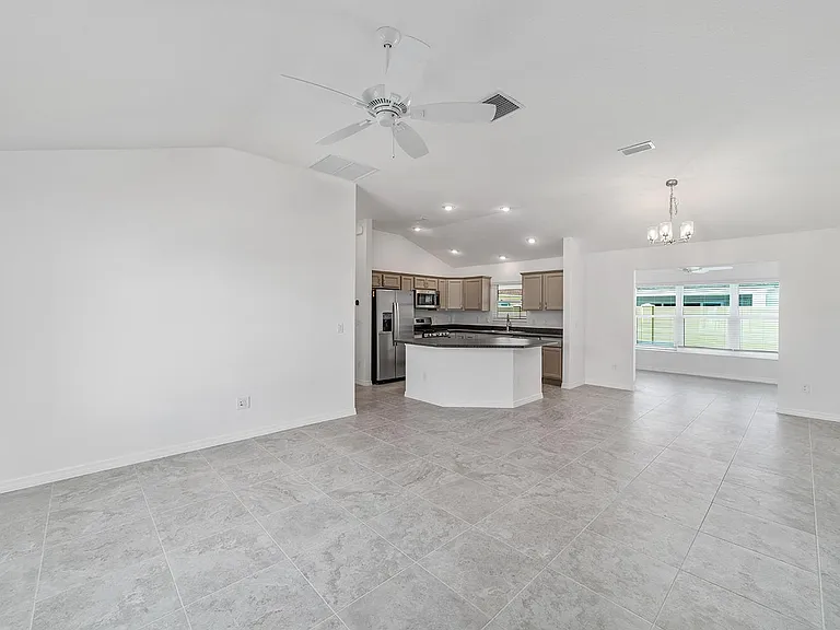 1412 Summerlin St — Photo 24