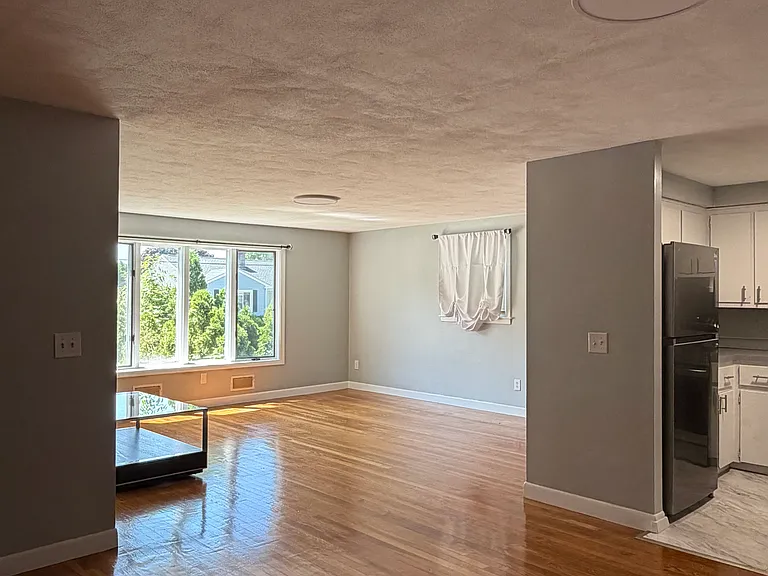 51 Winthrop Rd — Photo 10