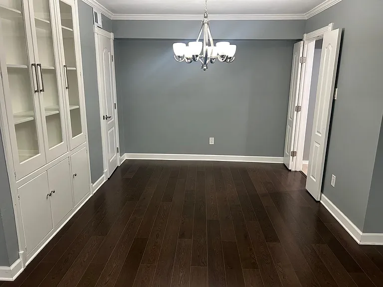 359 N Post Oak Ln #121 — Photo 7