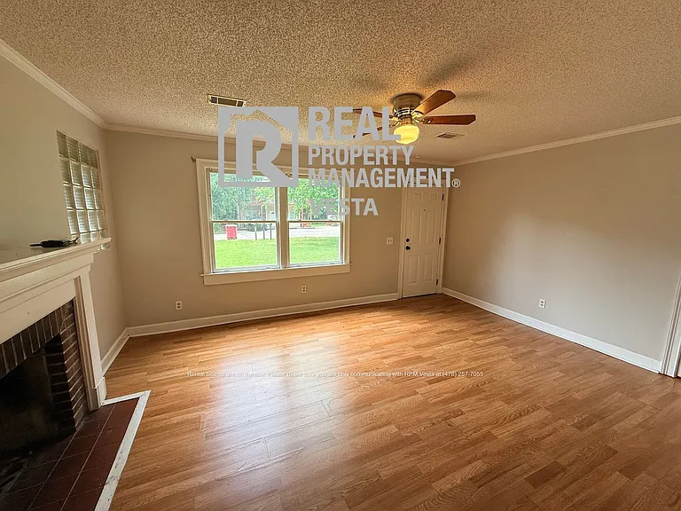 3163 Highpoint Dr — Photo 2
