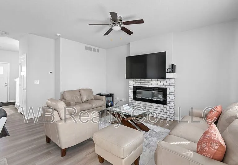 4736 NW 167th St — Photo 9