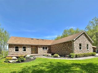 556 Bruyn Tpke, Shawangunk, NY 12589