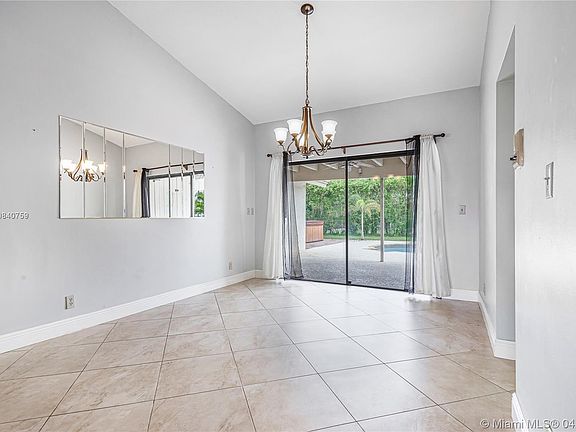 5th image of 11000 NW 17th Pl