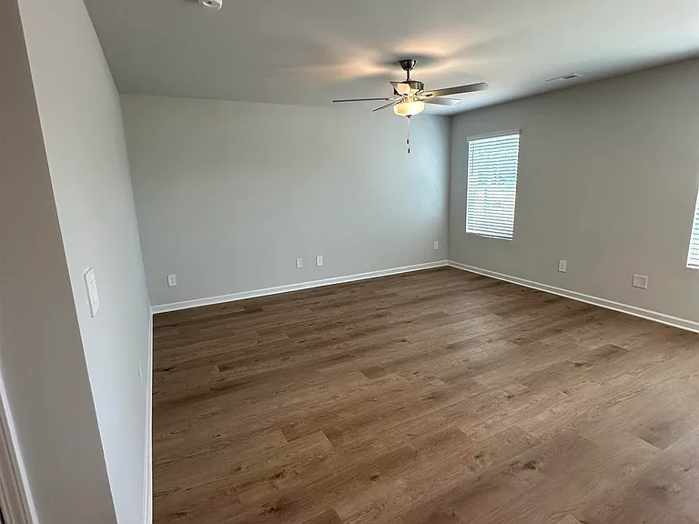 4121 Hudson Ct — Photo 6