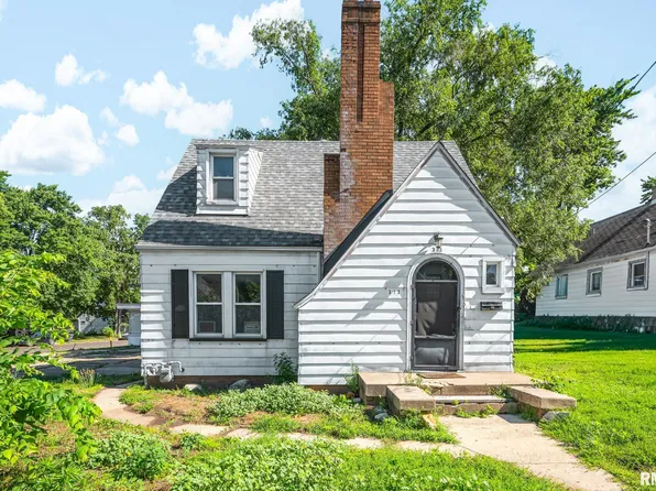 313 Winter St, Pekin, IL 61554