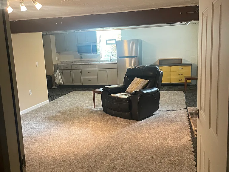 1726 Sutton Ave #5 — Photo 1