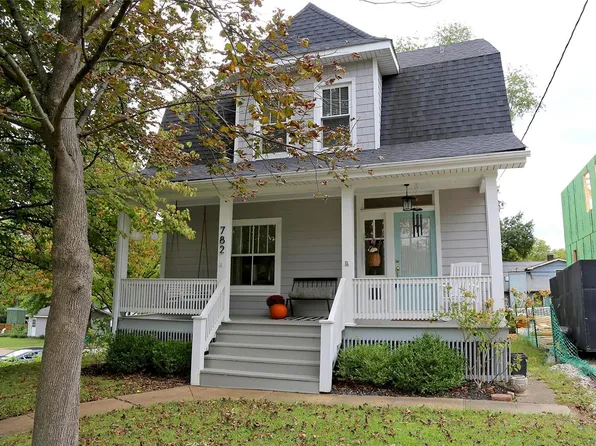782 Tuxedo Blvd, Saint Louis, MO 63119
