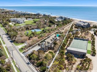 162 Dune Rd, Quogue, NY 11959